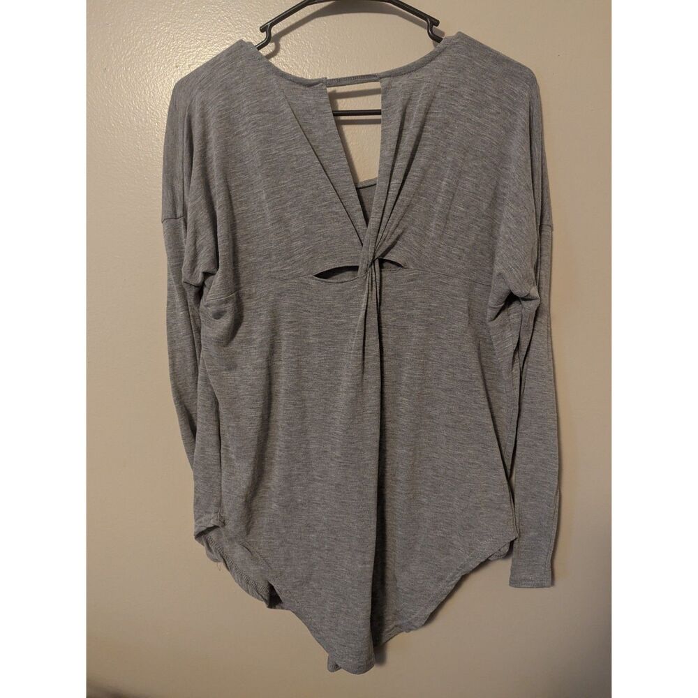 Gray Long Sleeved Tee, Medium